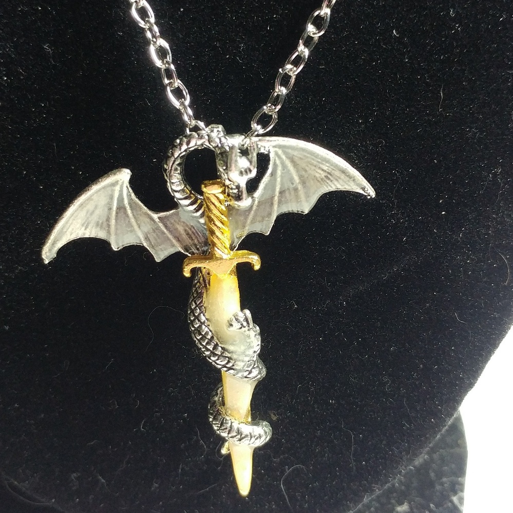Dragon necklace with crystal